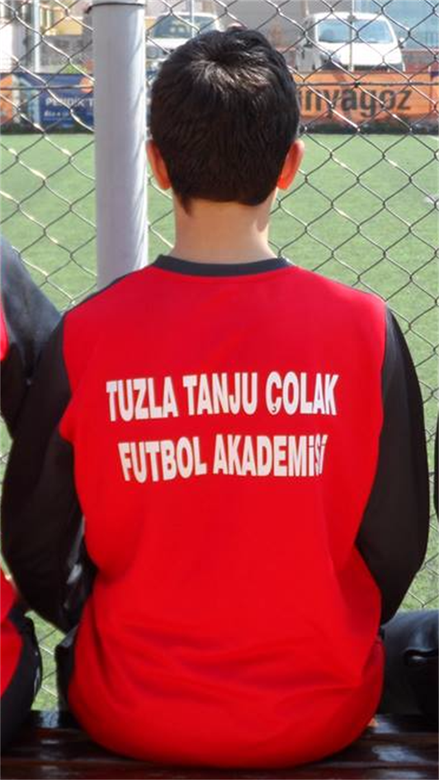 Tanju Çolak Futbol Akademisi